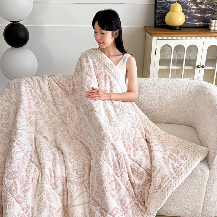 91家纺网 家纺一手货源 找家纺 （总）倾慕家纺 2025新款雕花绒贝贝绒三层复合保暖毯