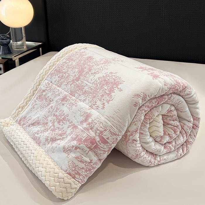 91家纺网 家纺一手货源 找家纺 倾慕家纺 2026新款雕花绒贝贝绒三层复合保暖毯 三层毯云思木想粉