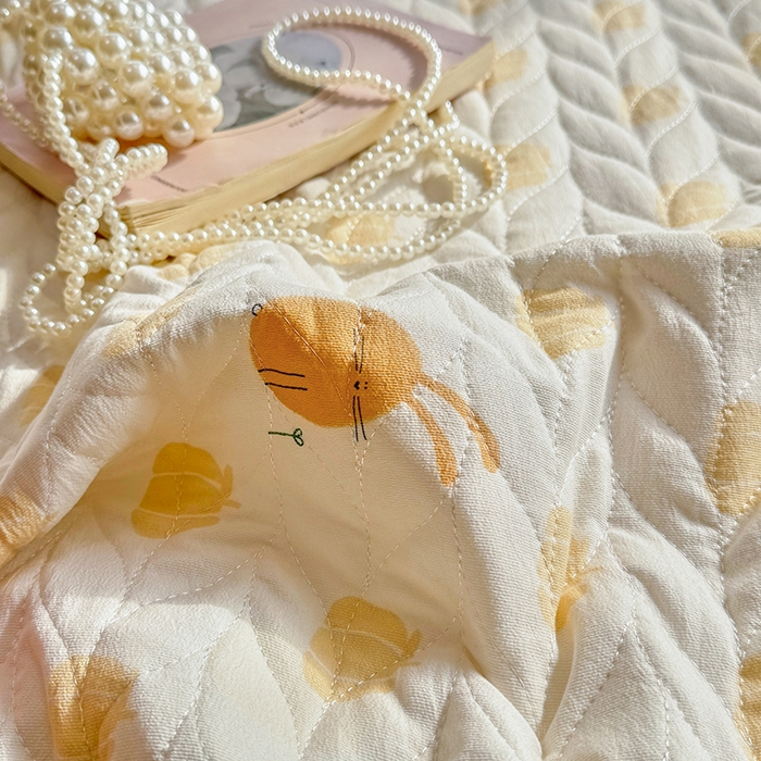 91家纺网 家纺一手货源 找家纺 汣沐生活 2025新款可水洗针织棉印花款夹棉床盖床盖三件套 小圆满