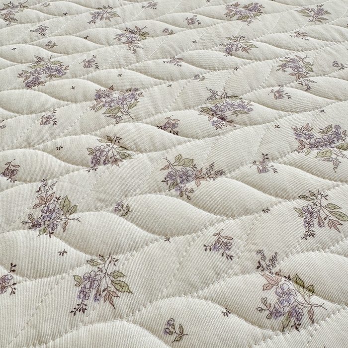 91家纺网 家纺一手货源 找家纺 汣沐生活 2025新款可水洗针织棉印花款夹棉床盖床盖三件套 紫薇风铃