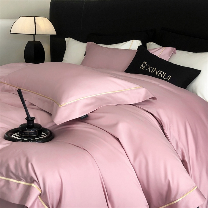 91家纺网 家纺一手货源 找家纺 馨蕊家居 2025秋冬新品100S高奢典藏绣花四件套-巴塞罗那 巴塞罗那-粉米白