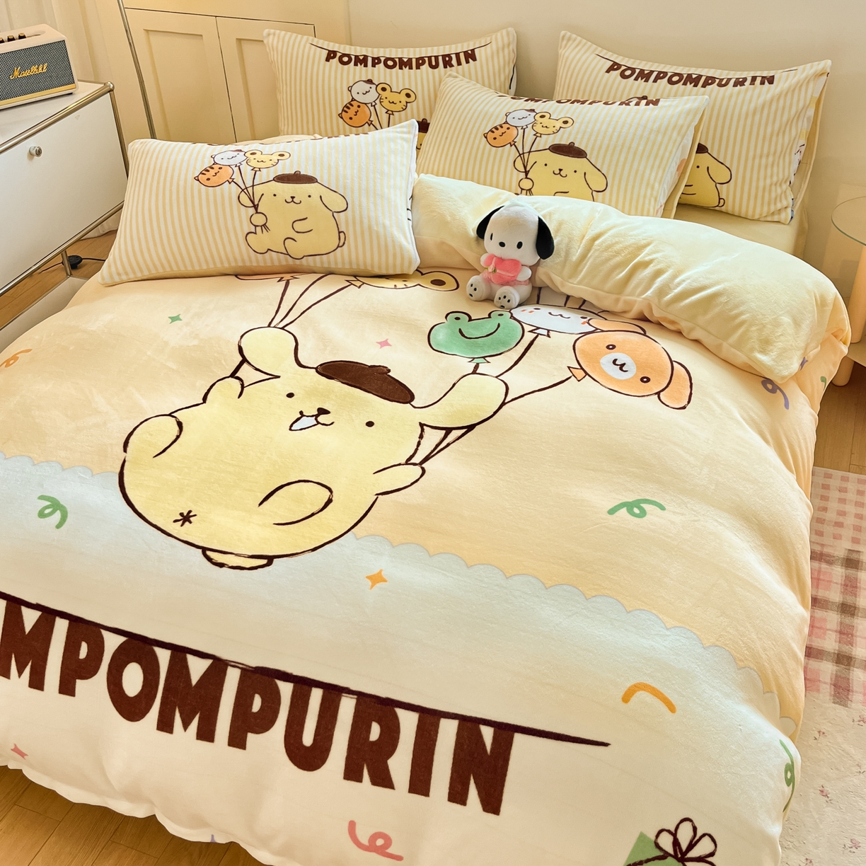 91家纺网 家纺一手货源 找家纺 博雅 2025新款三丽鸥正版授权高克重大版牛奶绒四件套 牛奶绒大版-气球布丁狗