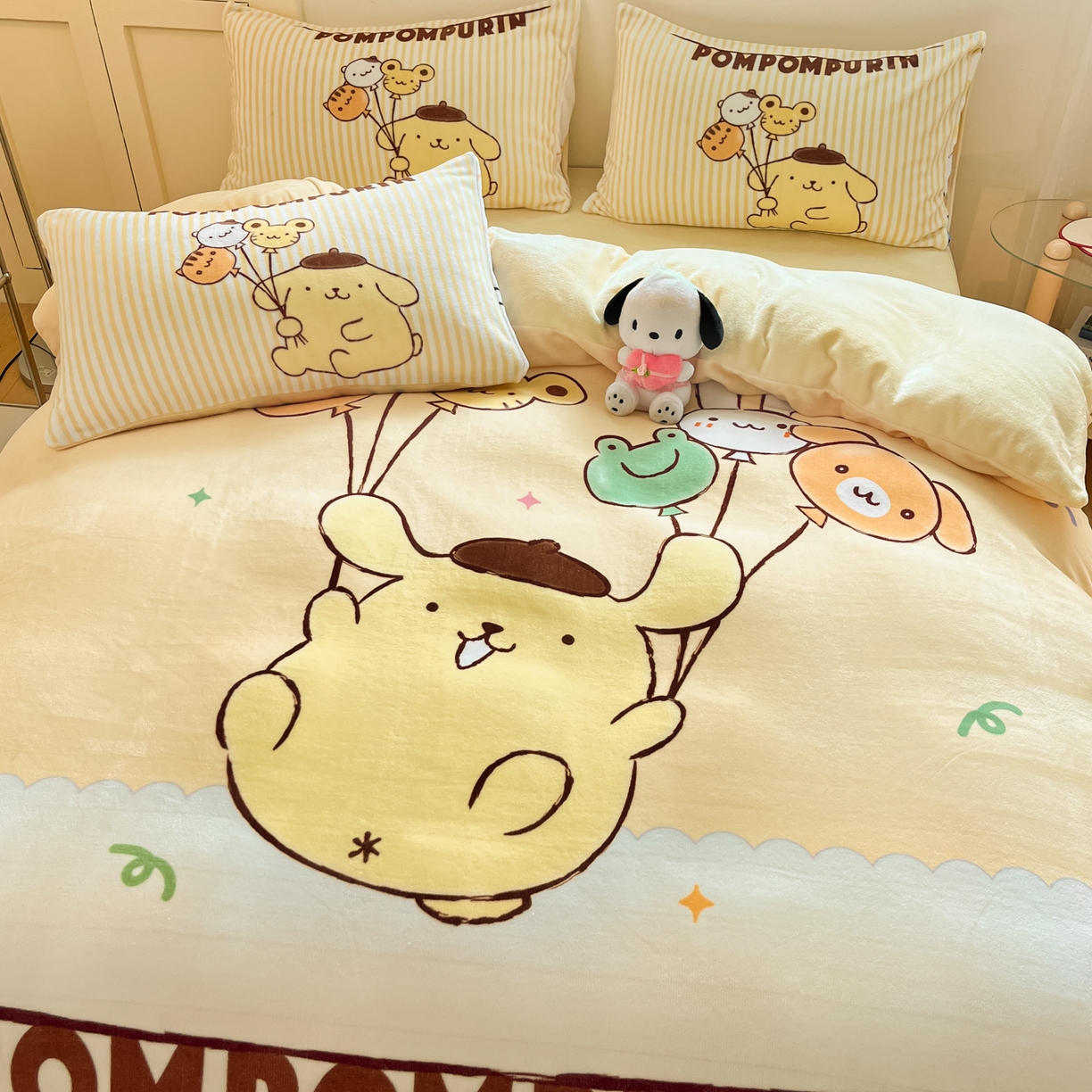 91家纺网 家纺一手货源 找家纺 博雅 2025新款三丽鸥正版授权高克重大版牛奶绒四件套 牛奶绒大版-气球布丁狗