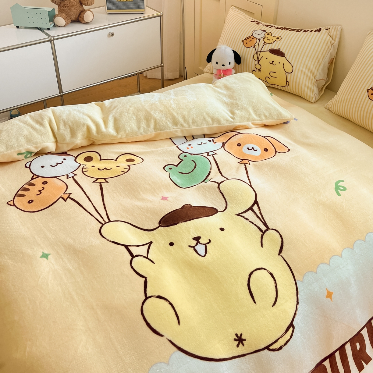 91家纺网 家纺一手货源 找家纺 博雅 2025新款三丽鸥正版授权高克重大版牛奶绒四件套 牛奶绒大版-气球布丁狗