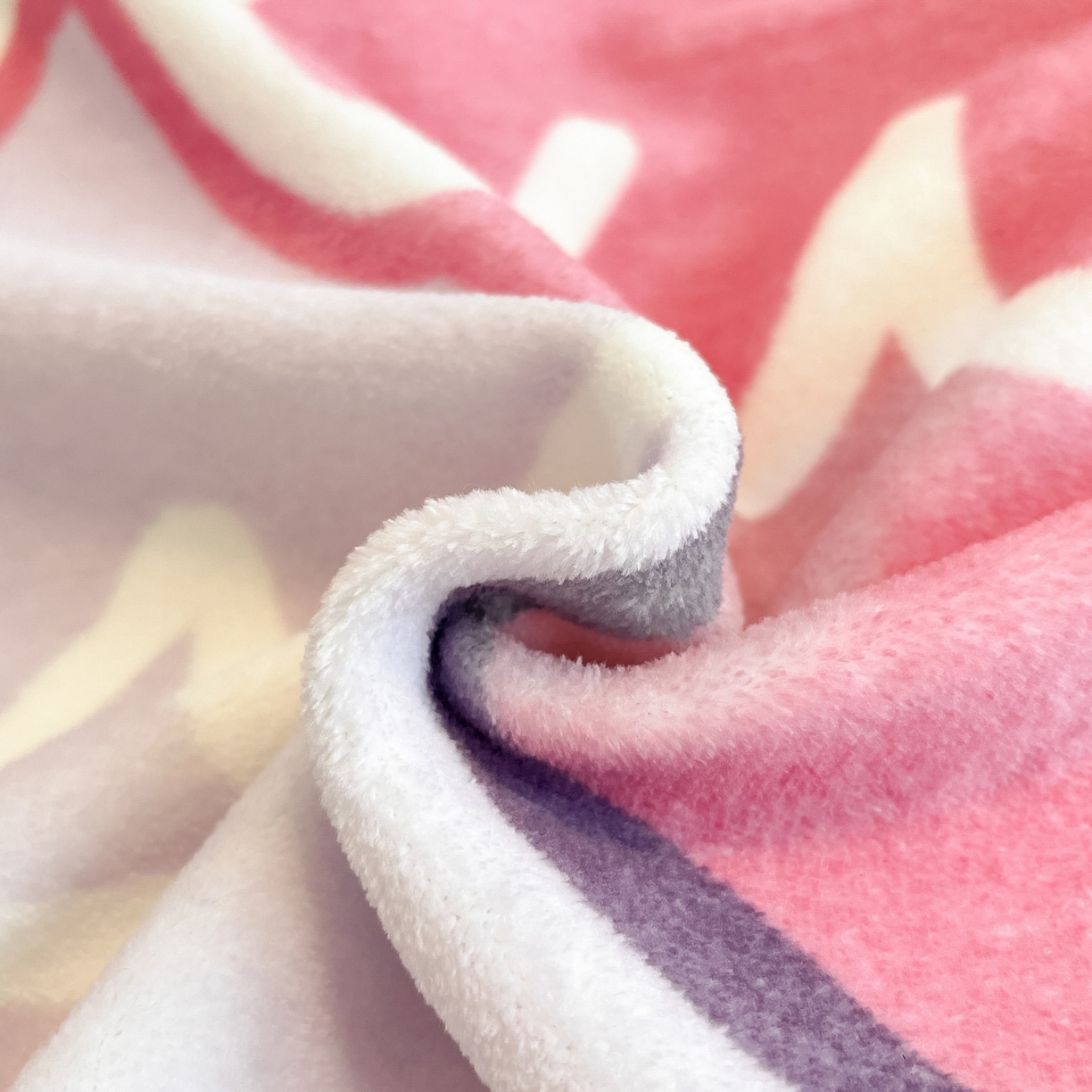 91家纺网 家纺一手货源 找家纺 博雅 2025新款三丽鸥正版授权高克重大版牛奶绒四件套 牛奶绒大版-甜心库洛米