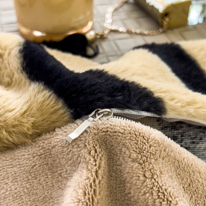 91家纺网 家纺一手货源 找家纺 倾慕家纺 2026新款高克重兔毛绒保暖四件套 斑马纹卡其