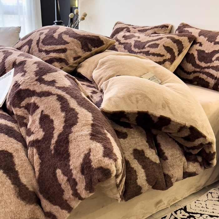 91家纺网 家纺一手货源 找家纺 倾慕家纺 2026新款高克重兔毛绒保暖四件套 岩纹