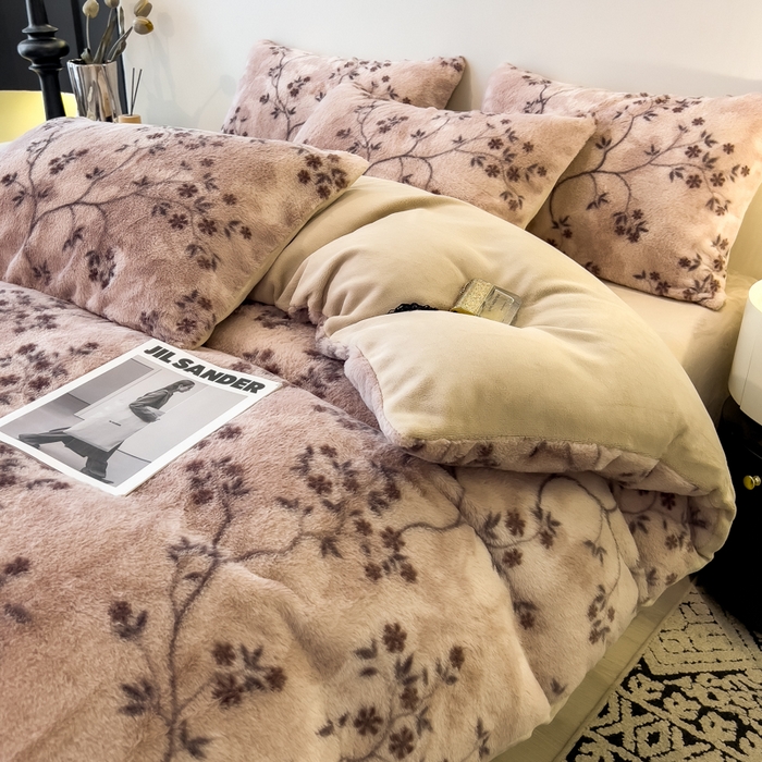 91家纺网 家纺一手货源 找家纺 倾慕家纺 2026新款高克重兔毛绒保暖四件套 浅芳