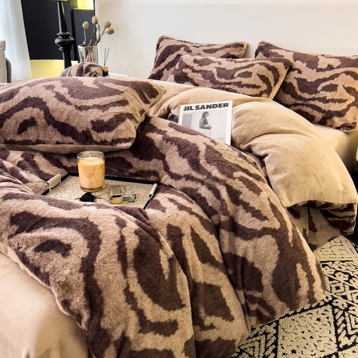 91家纺网 家纺一手货源 找家纺 倾慕家纺 2026新款高克重兔毛绒保暖四件套 岩纹