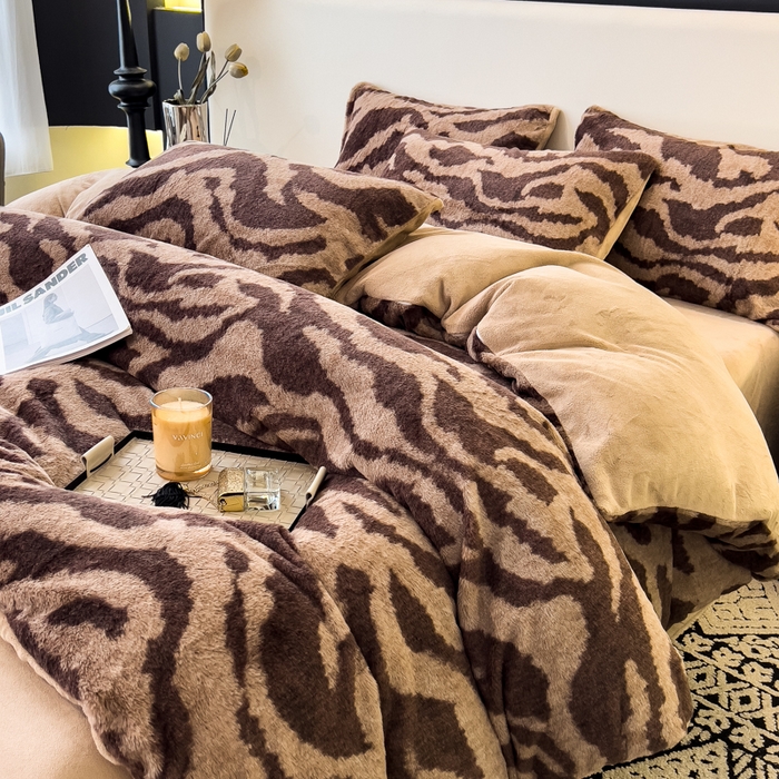 91家纺网 家纺一手货源 找家纺 倾慕家纺 2026新款高克重兔毛绒保暖四件套 岩纹