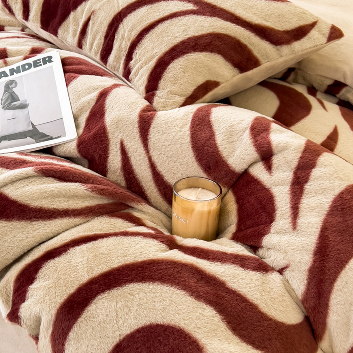 91家纺网 家纺一手货源 找家纺 倾慕家纺 2026新款高克重兔毛绒保暖四件套 斑马纹红