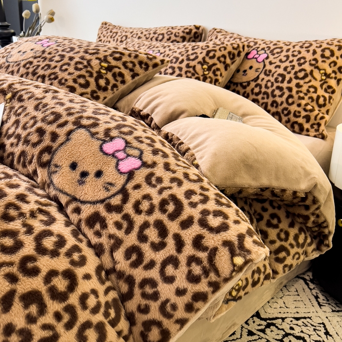 91家纺网 家纺一手货源 找家纺 倾慕家纺 2026新款高克重兔毛绒保暖四件套 猫咪豹纹