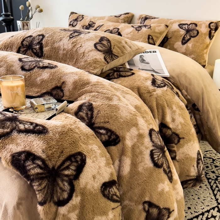 91家纺网 家纺一手货源 找家纺 倾慕家纺 2026新款高克重兔毛绒保暖四件套 蝴蝶纷飞