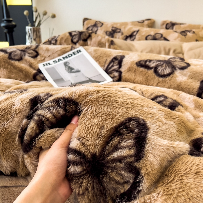 91家纺网 家纺一手货源 找家纺 倾慕家纺 2026新款高克重兔毛绒保暖四件套 蝴蝶纷飞