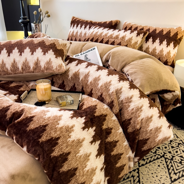 91家纺网 家纺一手货源 找家纺 倾慕家纺 2026新款高克重兔毛绒保暖四件套 泥点曲线咖