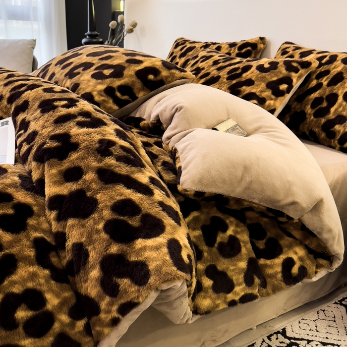 91家纺网 家纺一手货源 找家纺 倾慕家纺 2026新款高克重兔毛绒保暖四件套 金豹纹