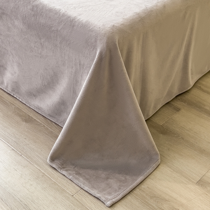 91家纺网 家纺一手货源 找家纺 倾慕家纺 2026新款高克重兔毛绒保暖四件套 线格熊兰绿