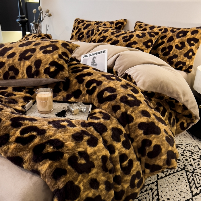 91家纺网 家纺一手货源 找家纺 倾慕家纺 2026新款高克重兔毛绒保暖四件套 金豹纹