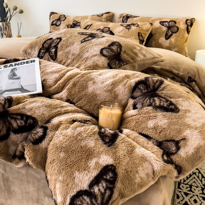 91家纺网 家纺一手货源 找家纺 倾慕家纺 2026新款高克重兔毛绒保暖四件套 蝴蝶纷飞