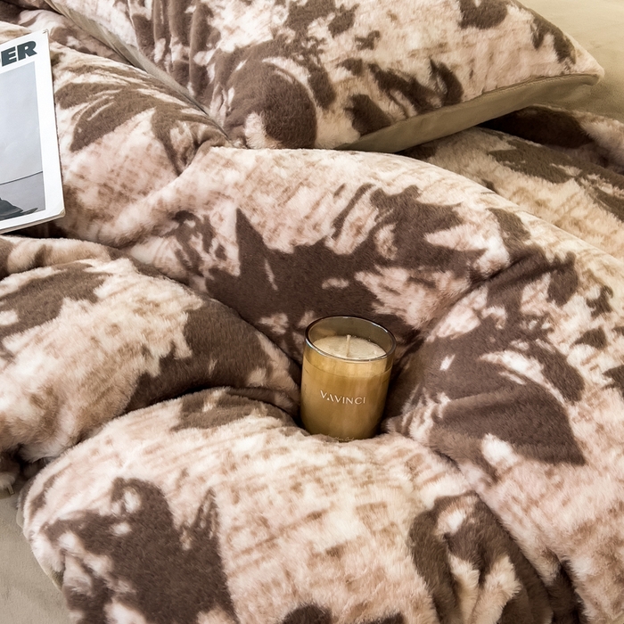 91家纺网 家纺一手货源 找家纺 倾慕家纺 2026新款高克重兔毛绒保暖单被套 花蔓咖