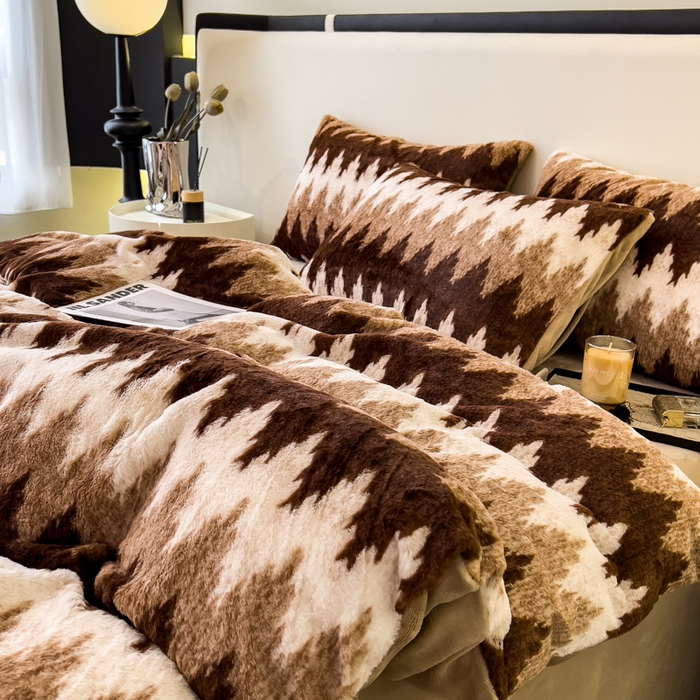 91家纺网 家纺一手货源 找家纺 倾慕家纺 2026新款高克重兔毛绒保暖四件套 泥点曲线咖