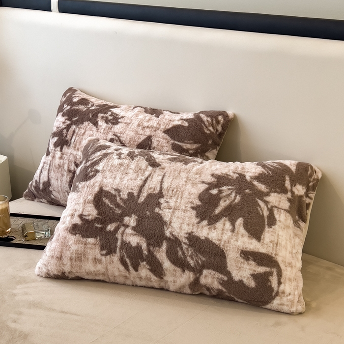 91家纺网 家纺一手货源 找家纺 倾慕家纺 2026新款高克重兔毛绒保暖四件套 花蔓咖