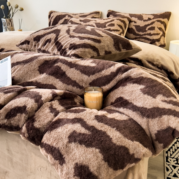 91家纺网 家纺一手货源 找家纺 倾慕家纺 2026新款高克重兔毛绒保暖单被套 岩纹