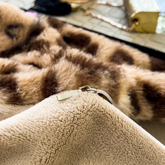 91家纺网 家纺一手货源 找家纺 倾慕家纺 2026新款高克重兔毛绒保暖单被套 猫咪豹纹