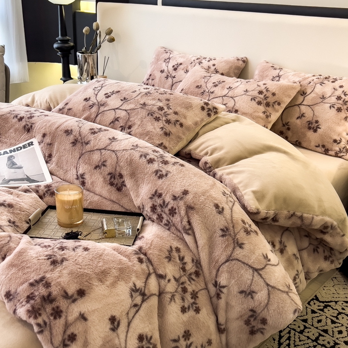 91家纺网 家纺一手货源 找家纺 倾慕家纺 2026新款高克重兔毛绒保暖单被套 浅芳