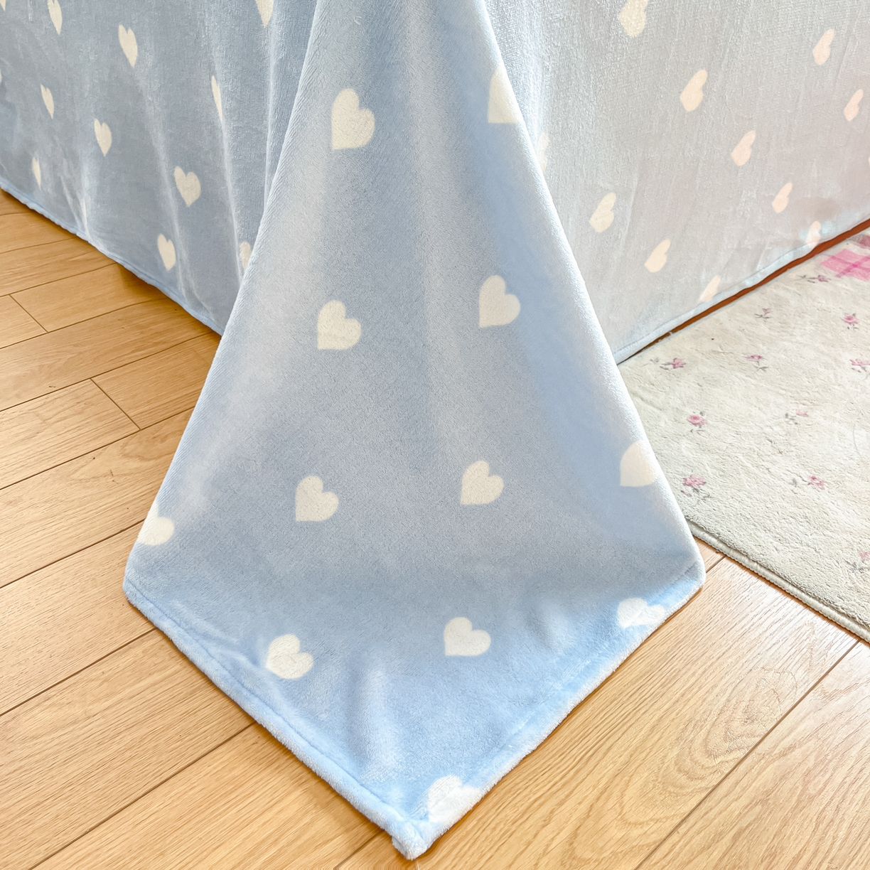 91家纺网 家纺一手货源 找家纺 博雅 2025新款三丽鸥正版授权高克重大版牛奶绒四件套 牛奶绒大版-小彩带布丁狗