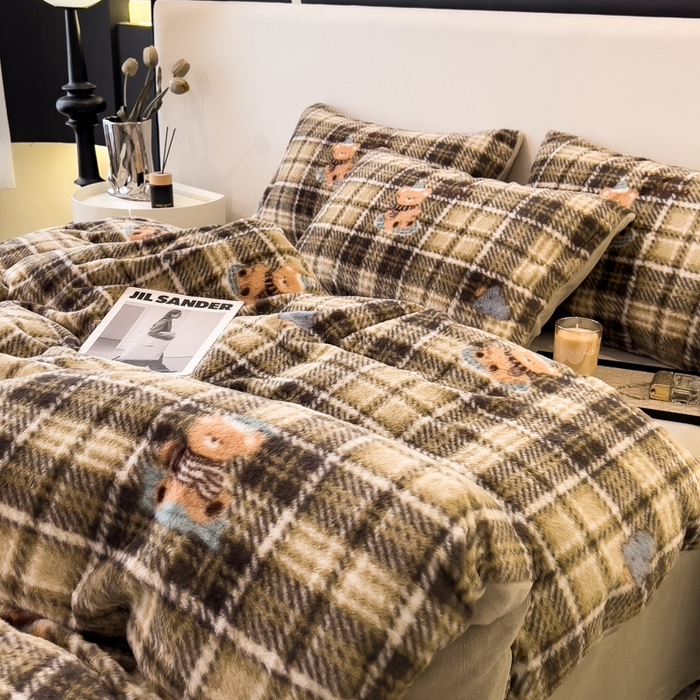 91家纺网 家纺一手货源 找家纺 倾慕家纺 2026新款高克重兔毛绒保暖四件套 线格熊黑灰