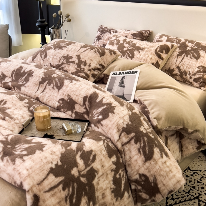 91家纺网 家纺一手货源 找家纺 倾慕家纺 2026新款高克重兔毛绒保暖四件套 花蔓咖