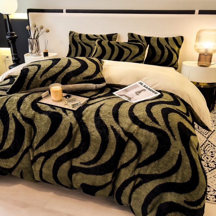 91家纺网 家纺一手货源 找家纺 倾慕家纺 2026新款高克重兔毛绒保暖四件套 斑马纹绿