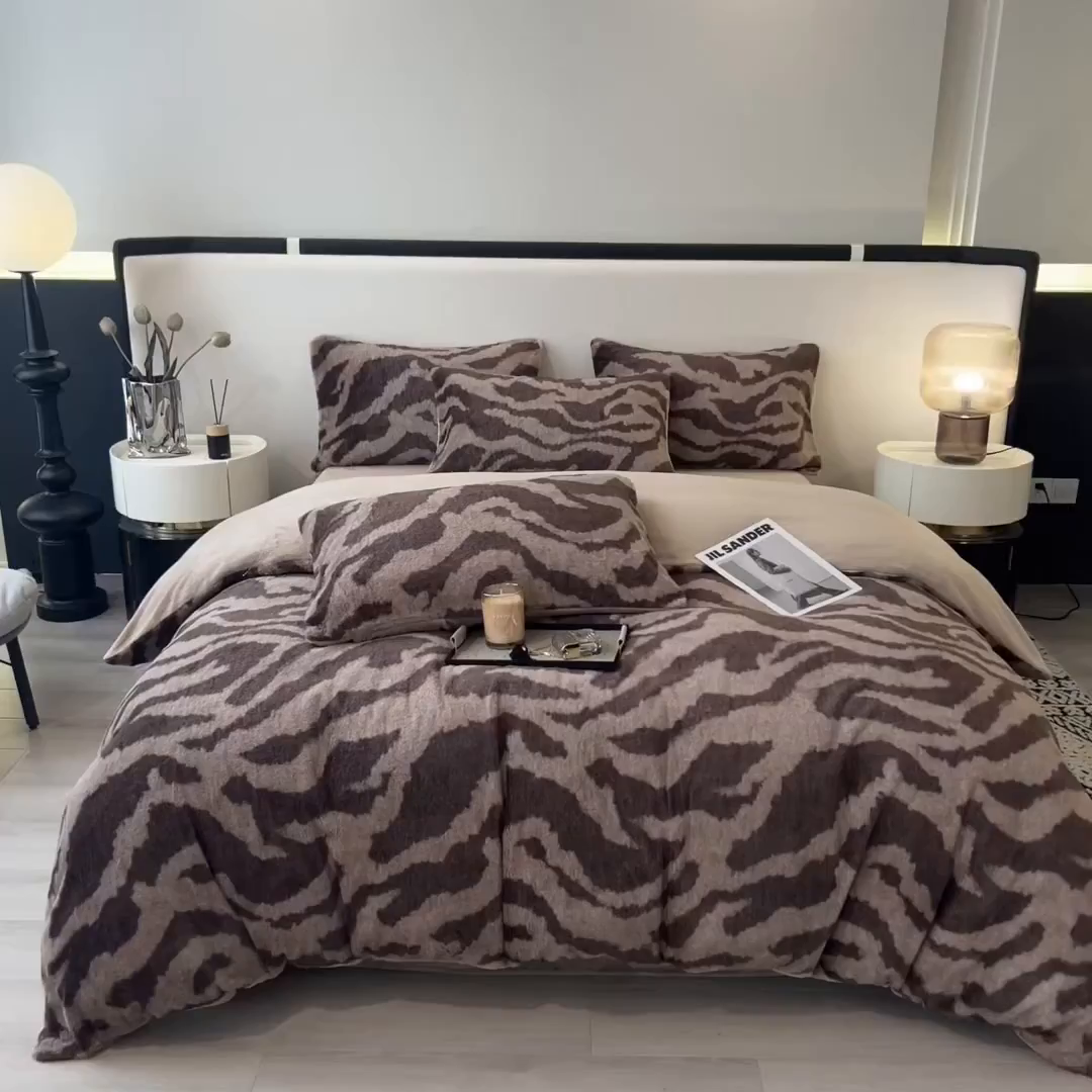 91家纺网 家纺一手货源 找家纺 倾慕家纺 2026新款高克重兔毛绒保暖四件套 岩纹