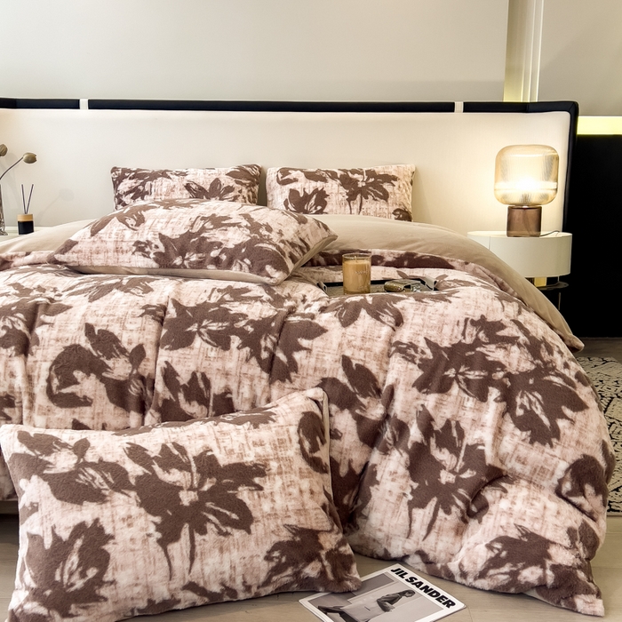 91家纺网 家纺一手货源 找家纺 倾慕家纺 2026新款高克重兔毛绒保暖单被套 花蔓咖