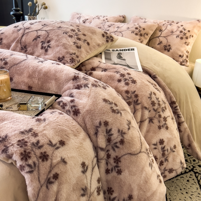 91家纺网 家纺一手货源 找家纺 倾慕家纺 2026新款高克重兔毛绒保暖单被套 浅芳