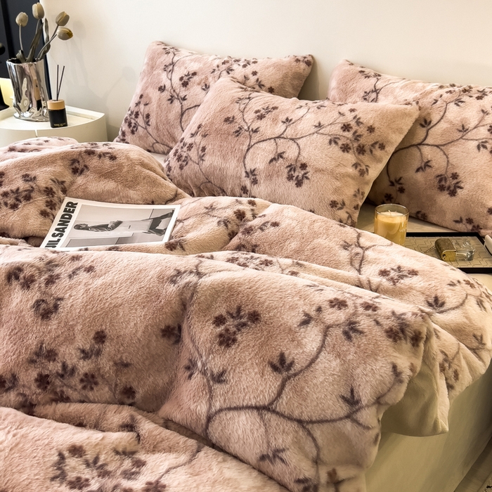 91家纺网 家纺一手货源 找家纺 倾慕家纺 2026新款高克重兔毛绒保暖单被套 浅芳