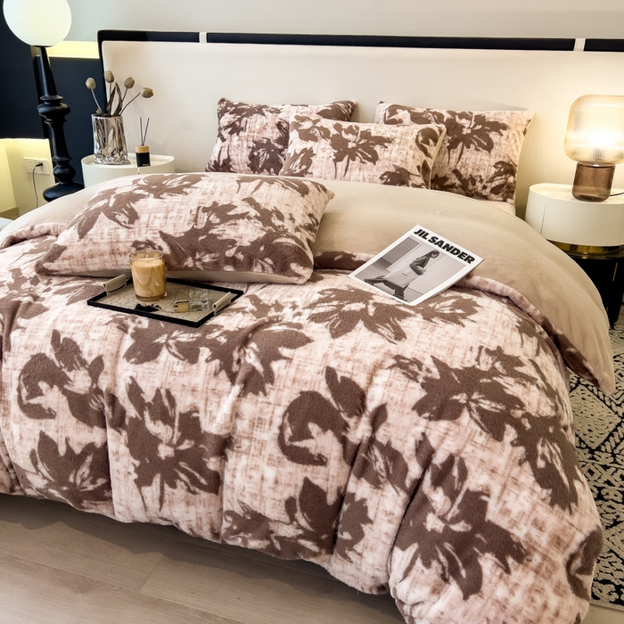 91家纺网 家纺一手货源 找家纺 倾慕家纺 2026新款高克重兔毛绒保暖单被套 花蔓咖