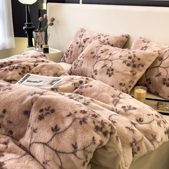 91家纺网 家纺一手货源 找家纺 倾慕家纺 2026新款高克重兔毛绒保暖单被套 浅芳