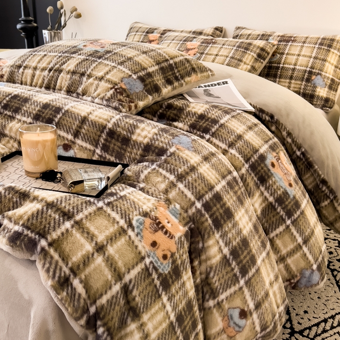 91家纺网 家纺一手货源 找家纺 倾慕家纺 2026新款高克重兔毛绒保暖单被套 线格熊黑灰