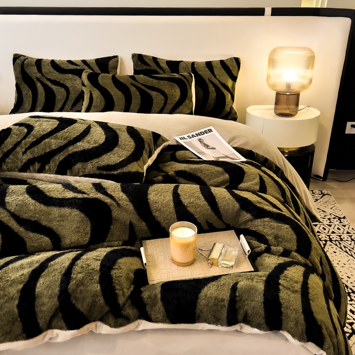 91家纺网 家纺一手货源 找家纺 倾慕家纺 2026新款高克重兔毛绒保暖单被套 斑马纹绿