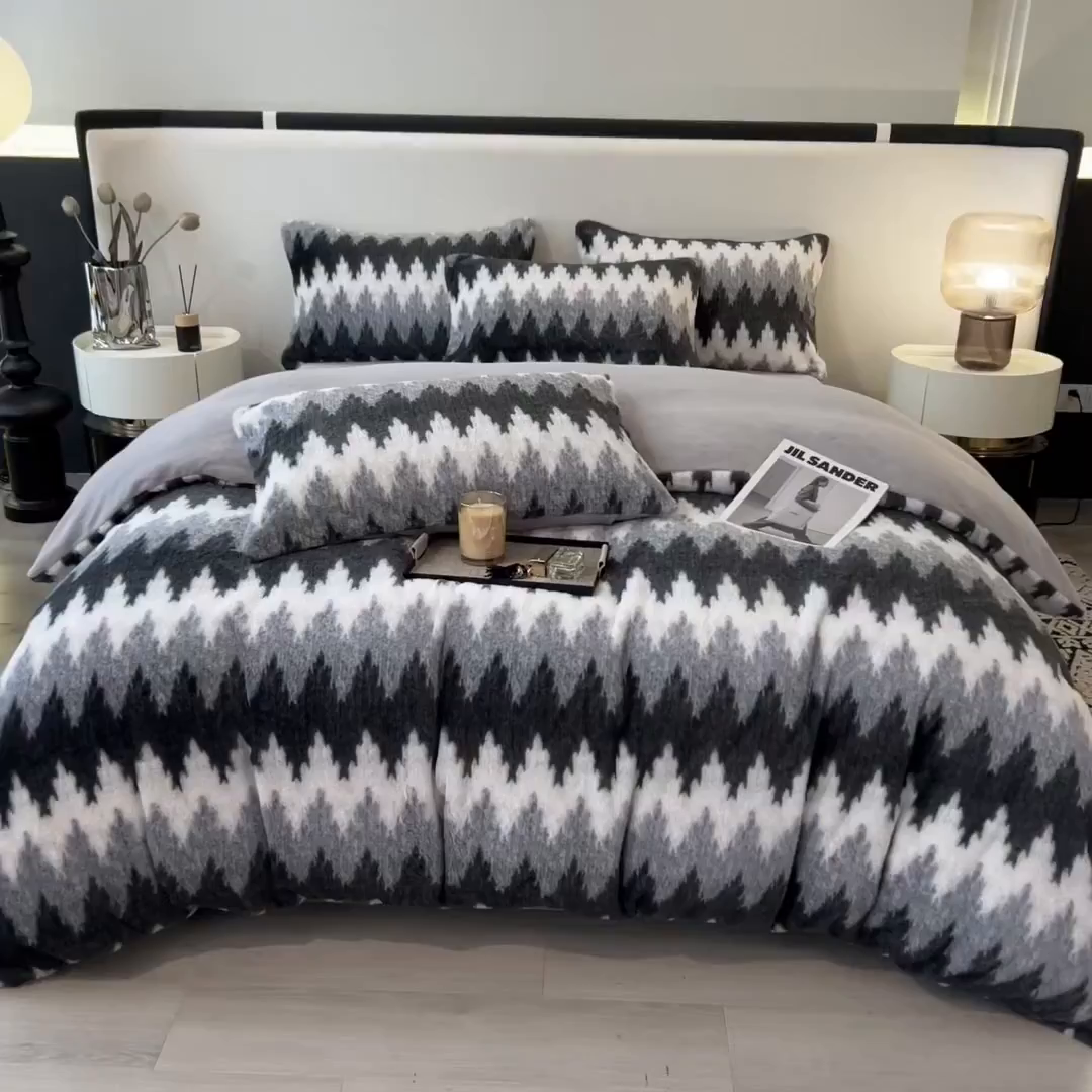 91家纺网 家纺一手货源 找家纺 倾慕家纺 2026新款高克重兔毛绒保暖四件套 泥点曲线灰