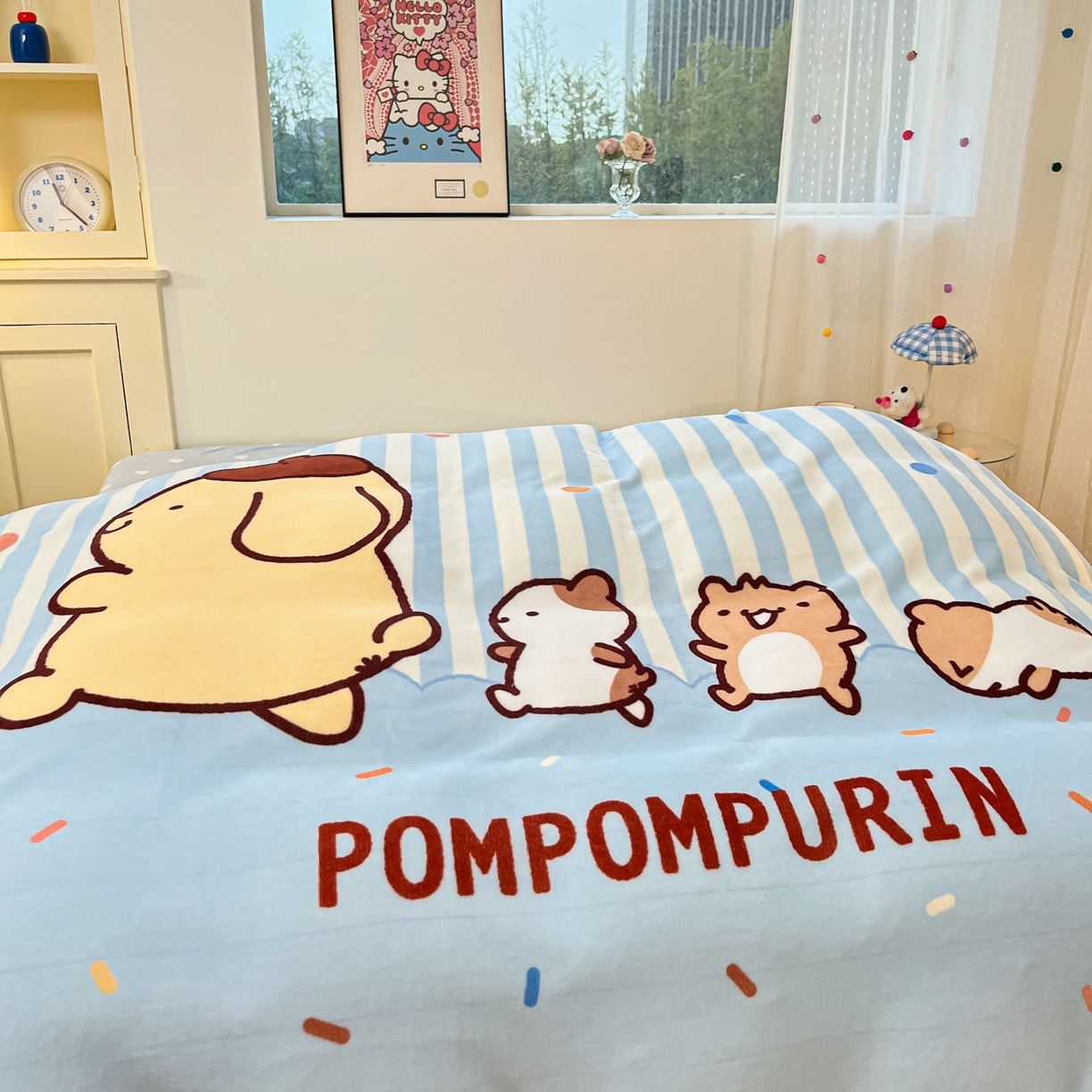 91家纺网 家纺一手货源 找家纺 博雅 2025新款三丽鸥正版授权高克重大版牛奶绒四件套 牛奶绒大版-小彩带布丁狗