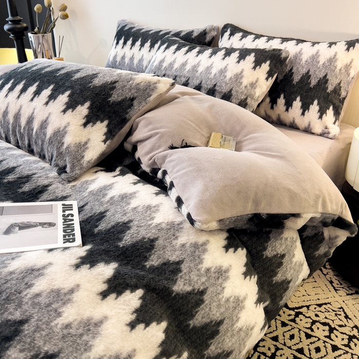 91家纺网 家纺一手货源 找家纺 倾慕家纺 2026新款高克重兔毛绒保暖单被套 泥点曲线灰