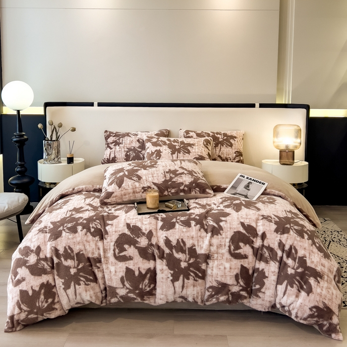 91家纺网 家纺一手货源 找家纺 倾慕家纺 2026新款高克重兔毛绒保暖单被套 花蔓咖