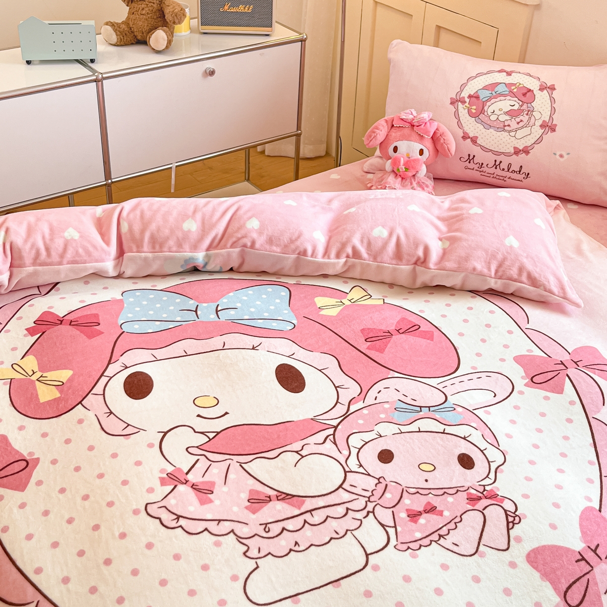 91家纺网 家纺一手货源 找家纺 博雅 2025新款三丽鸥正版授权高克重大版牛奶绒四件套 牛奶绒大版-小花美乐蒂