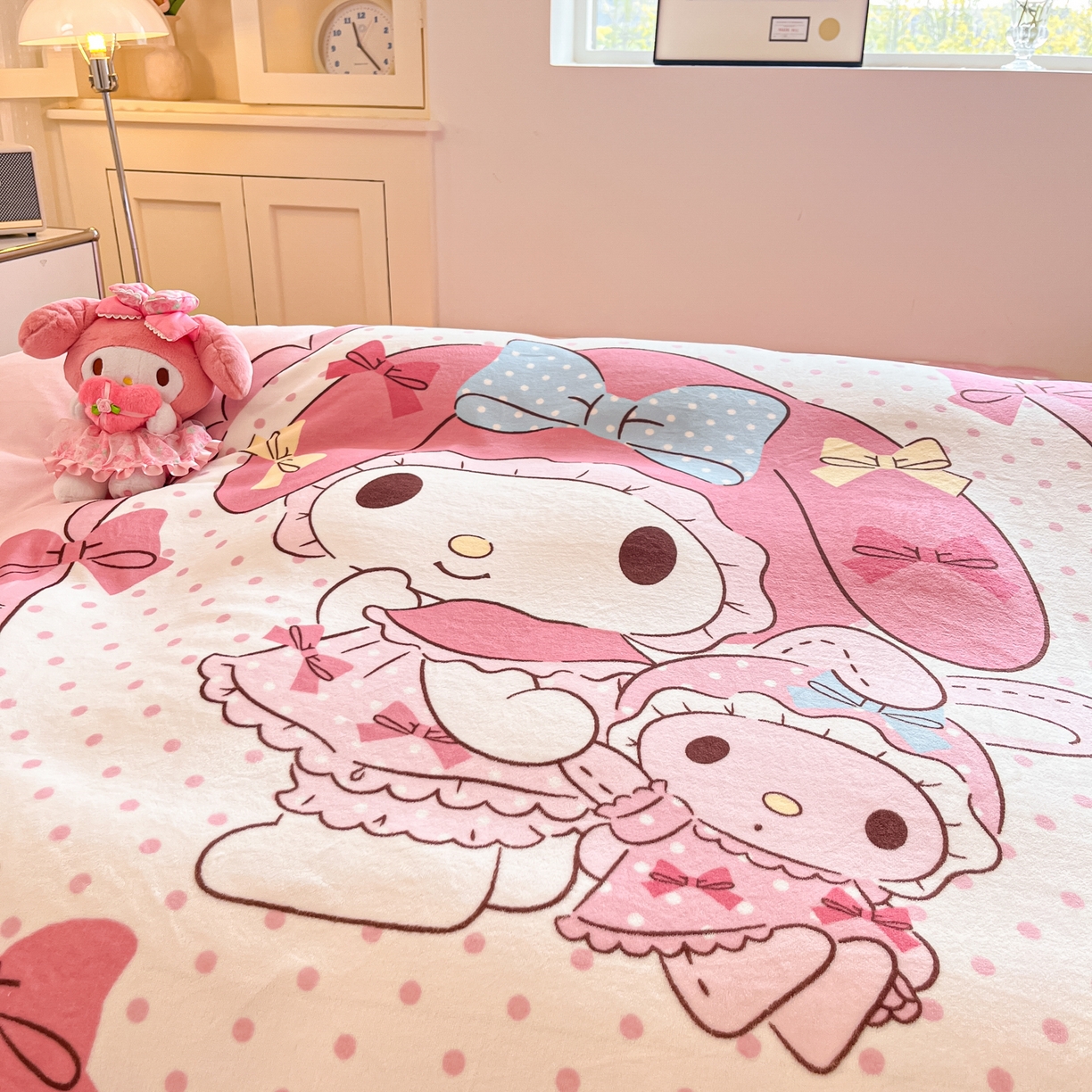 91家纺网 家纺一手货源 找家纺 博雅 2025新款三丽鸥正版授权高克重大版牛奶绒四件套 牛奶绒大版-小花美乐蒂