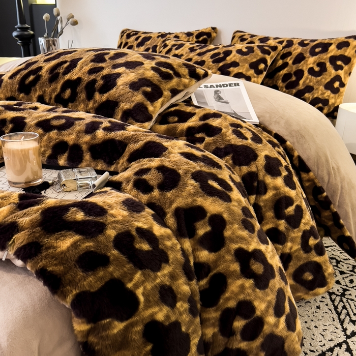 91家纺网 家纺一手货源 找家纺 倾慕家纺 2026新款高克重兔毛绒保暖单被套 金豹纹