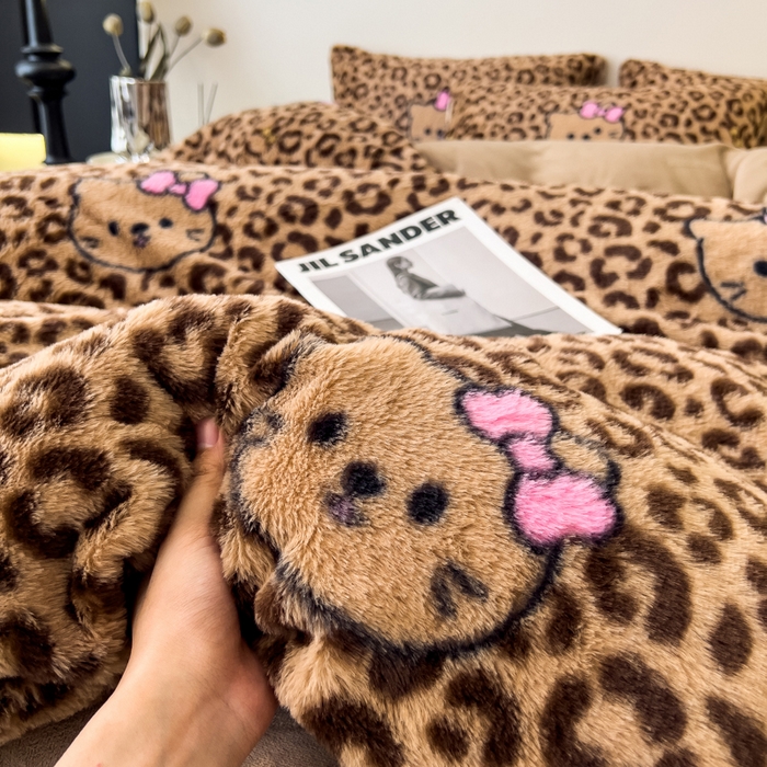 91家纺网 家纺一手货源 找家纺 倾慕家纺 2026新款高克重兔毛绒保暖单被套 猫咪豹纹