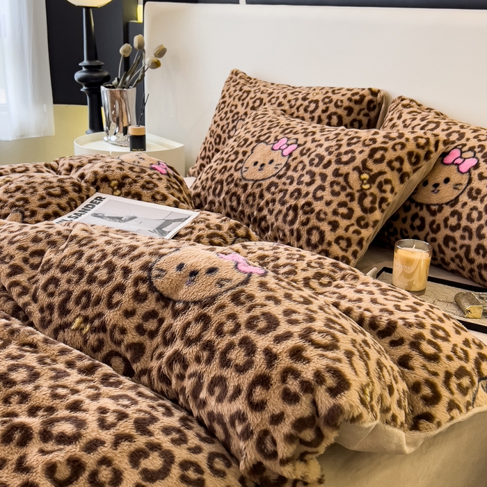 91家纺网 家纺一手货源 找家纺 倾慕家纺 2026新款高克重兔毛绒保暖单被套 猫咪豹纹